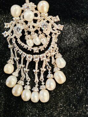 Luxury Micro-inlaid Zircon Court Tassel Brooches